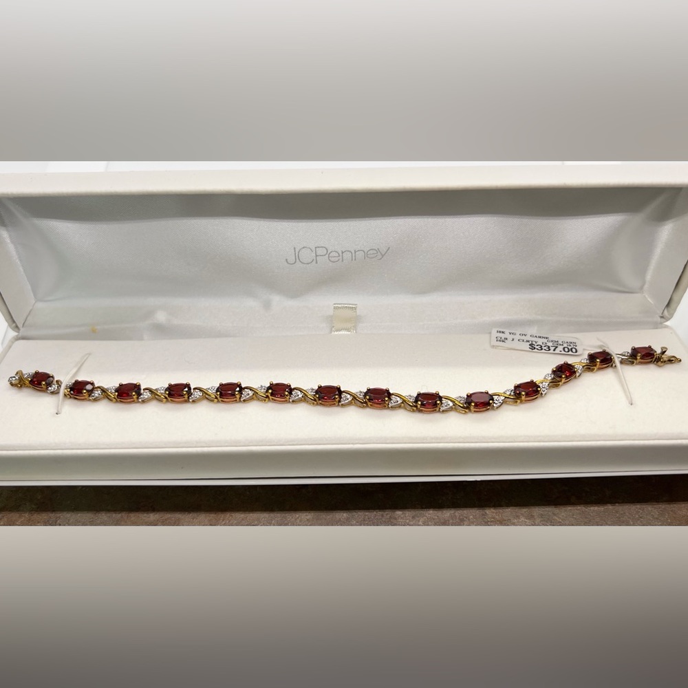 NWT Genuine Yellow Gold and Garnet Bracelet